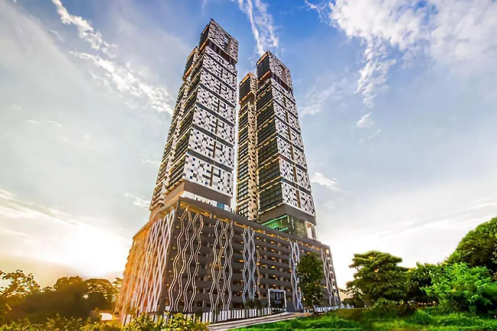 Rare Find Sky Infinity Pool 4 Pax, 2 Rooms Johor Bahru Malaysia