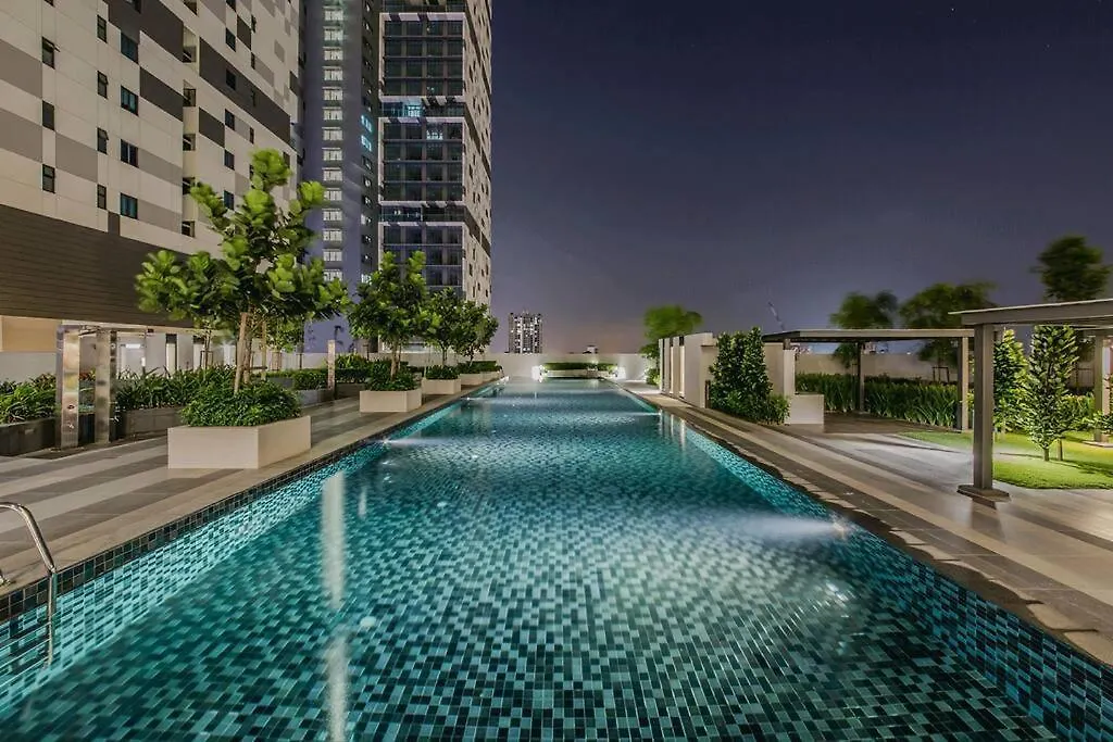 Rare Find Sky Infinity Pool 4 Pax, 2 Rooms Johor Bahru 0*,  Malaysia