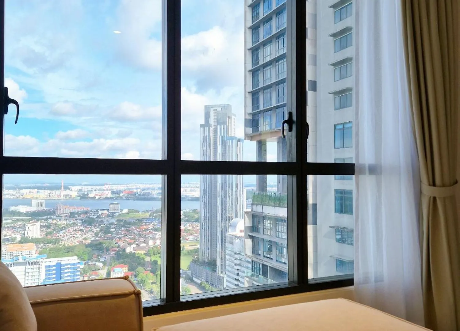 Apartment Rare Find Sky Infinity Pool 4 Pax, 2 Rooms Johor Bahru Malaysia